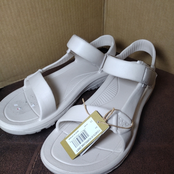 Teva Women Hurricane Drift Birch 11 Cream Outdoor Water Summer Active Casual NWT - Picture 1 of 4
